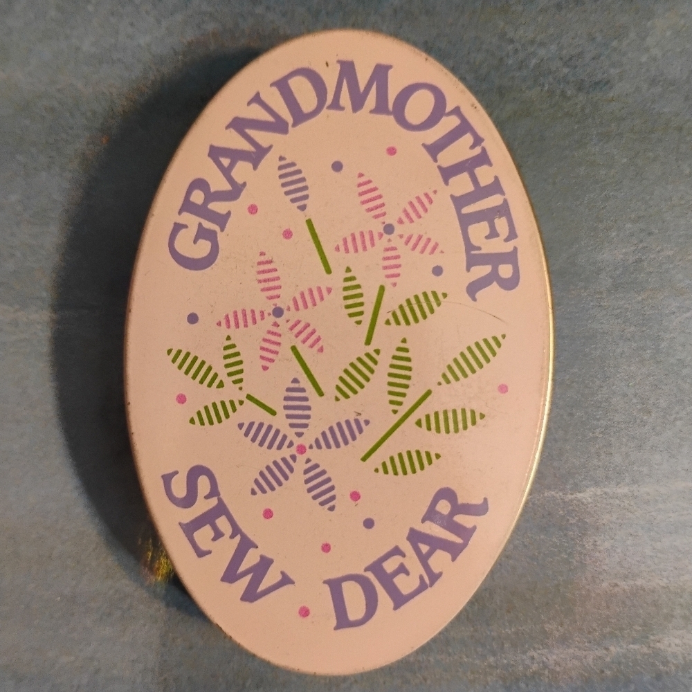 Vintage Sewing Tin "Grandmother Sew Dear" S2​​​